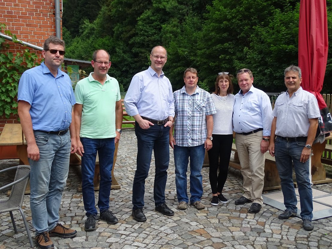 Jörg Zinn, Dirk Finder, Ulrich Schulte, André Henneberg, Delia Schulte, Michael Schulte, Thomas Franz (von links)