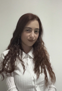 Konstantina Georgiannaki, Kinderpflegerin