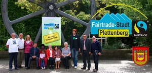 Über die Ernennung zur Fairtrade-Stadt durften sich die Mitglieder der Steuerungsgruppe im Jahre 2015 natürlich freuen. Foto: St. Reeder