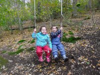 Spielen im Wald