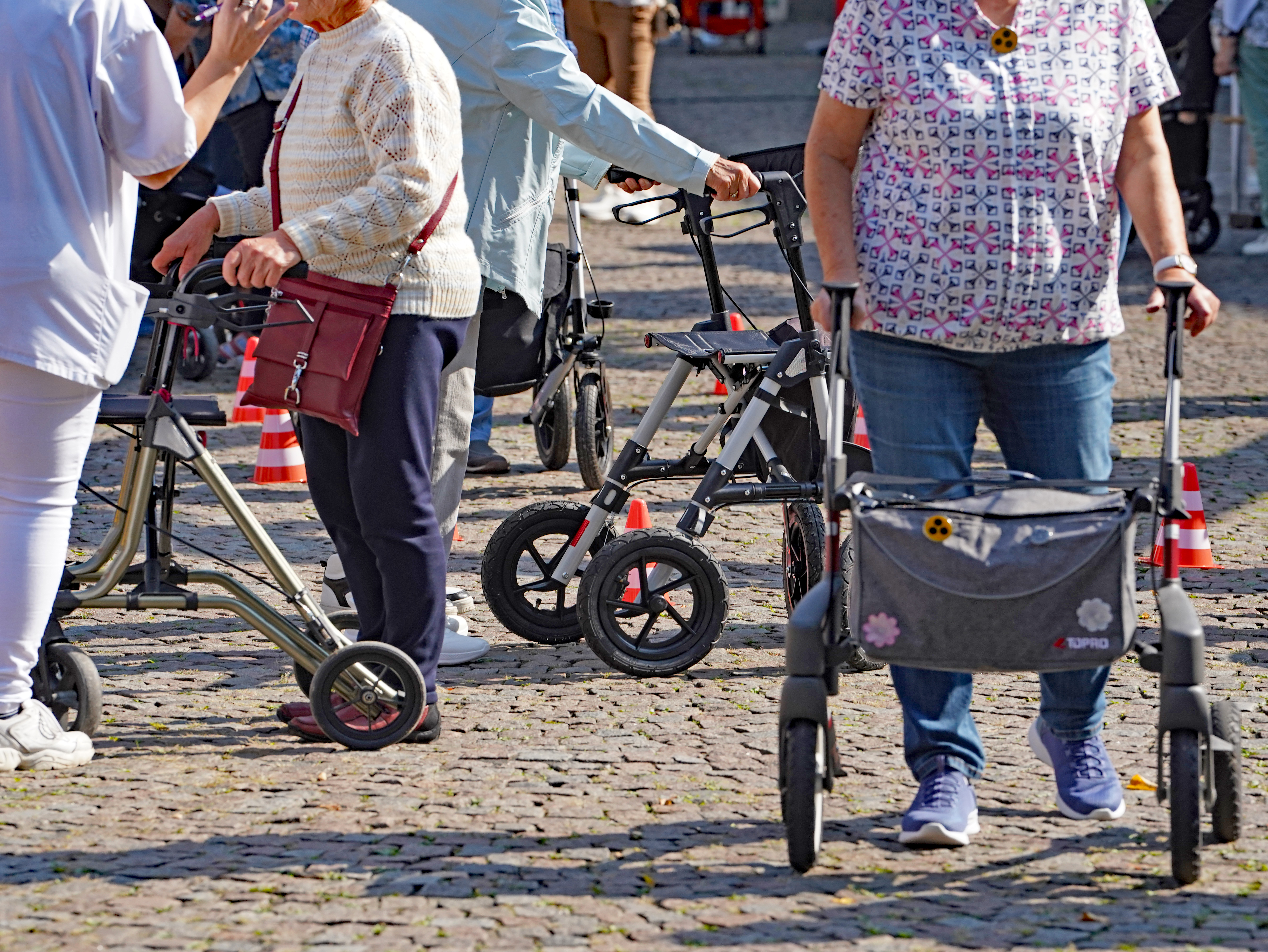 Eindrücke vom Rollatortag 2024 in Plettenberg, an und im Rathaus.