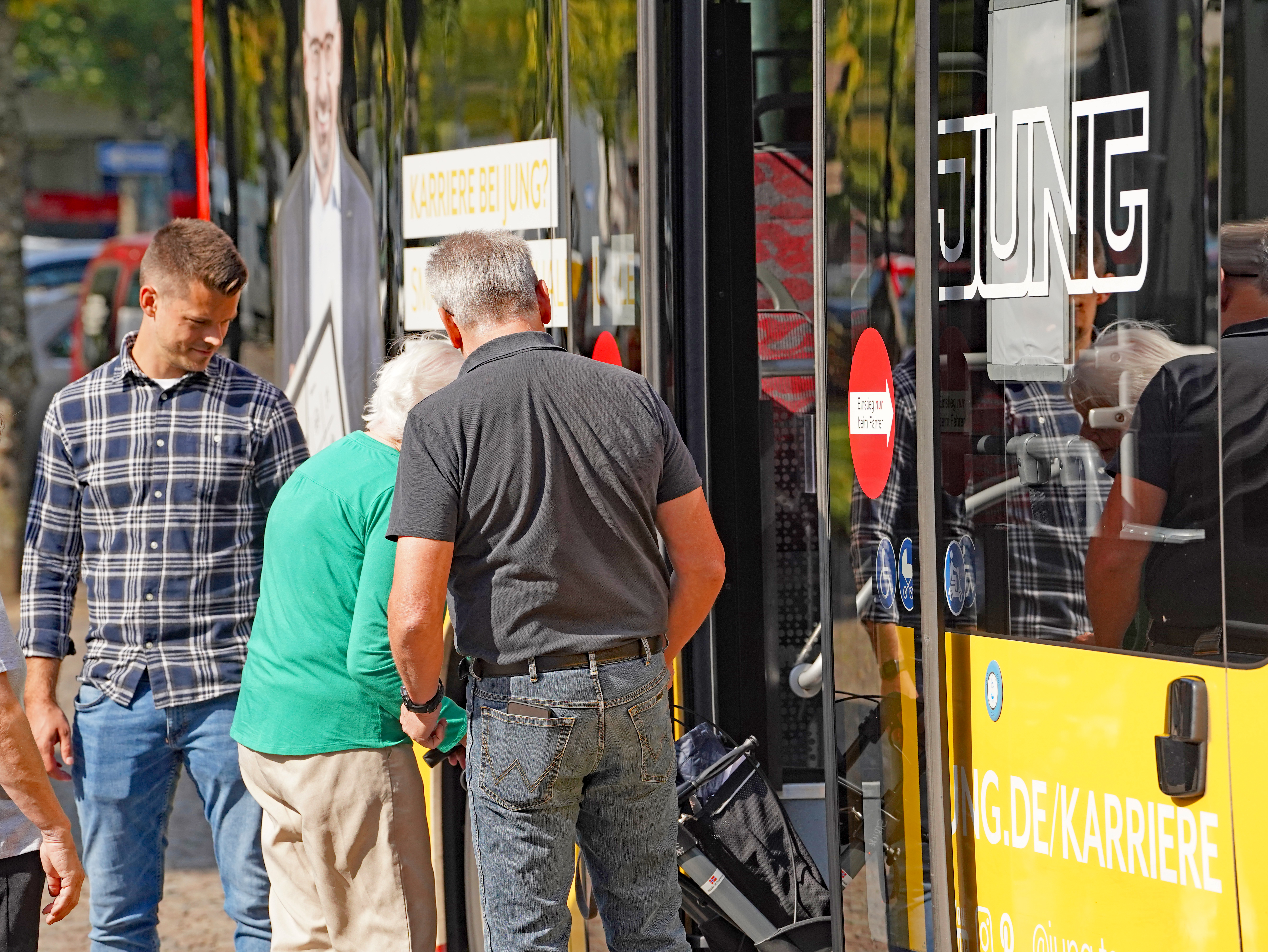 Eindrücke vom Rollatortag 2024 in Plettenberg, an und im Rathaus.