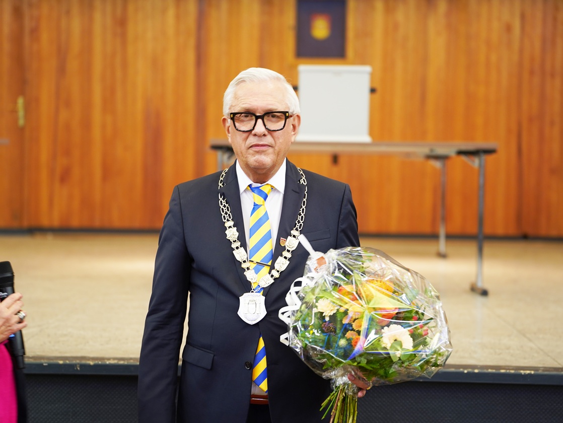 Der frisch ins Amt eingeführte Bürgermeister Ralf Beßler.