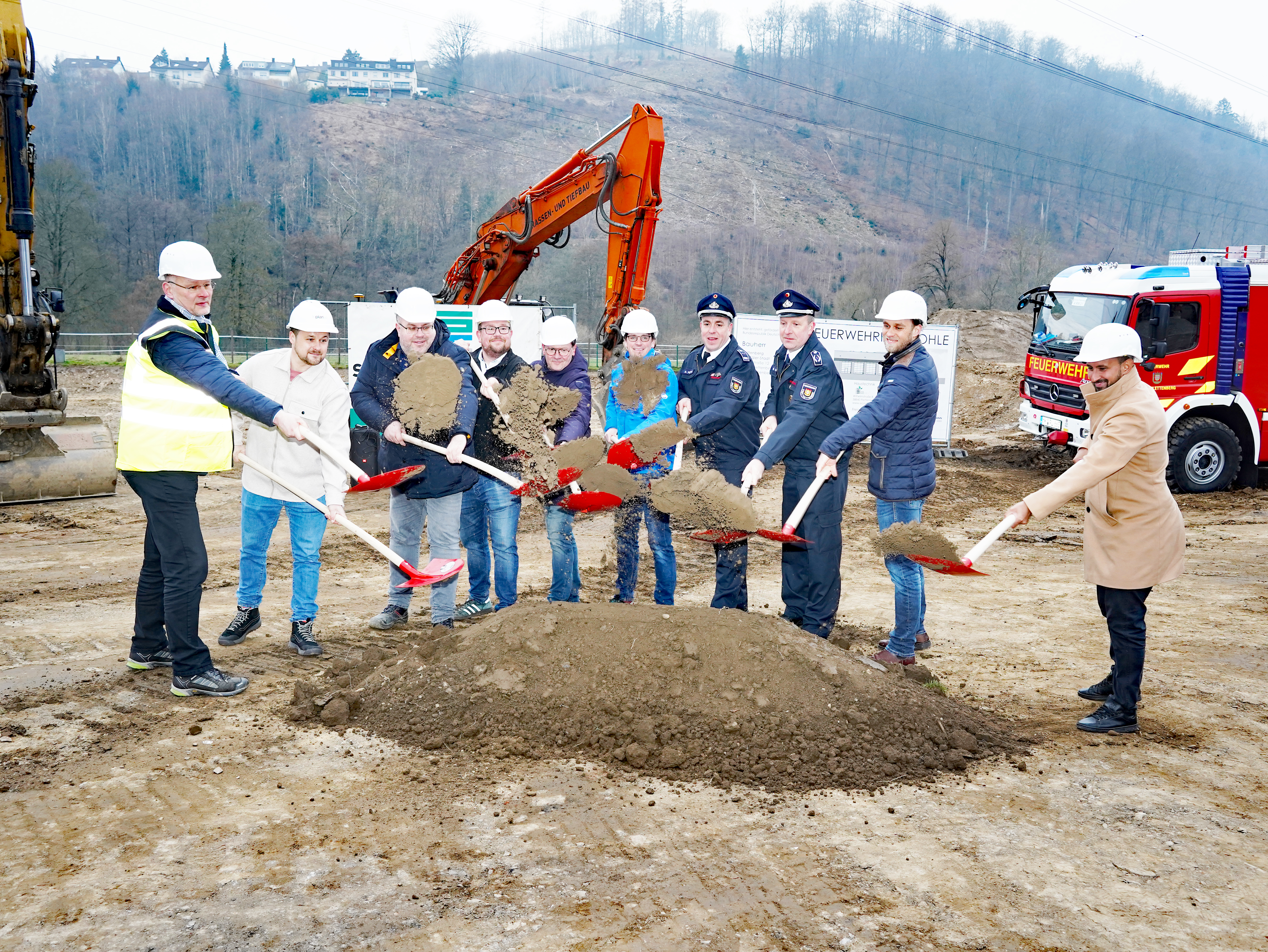 Eindrücke vom Spatenstich zum Neubau des Feuerwehrgerätehauses Plettenberg-Ohle.