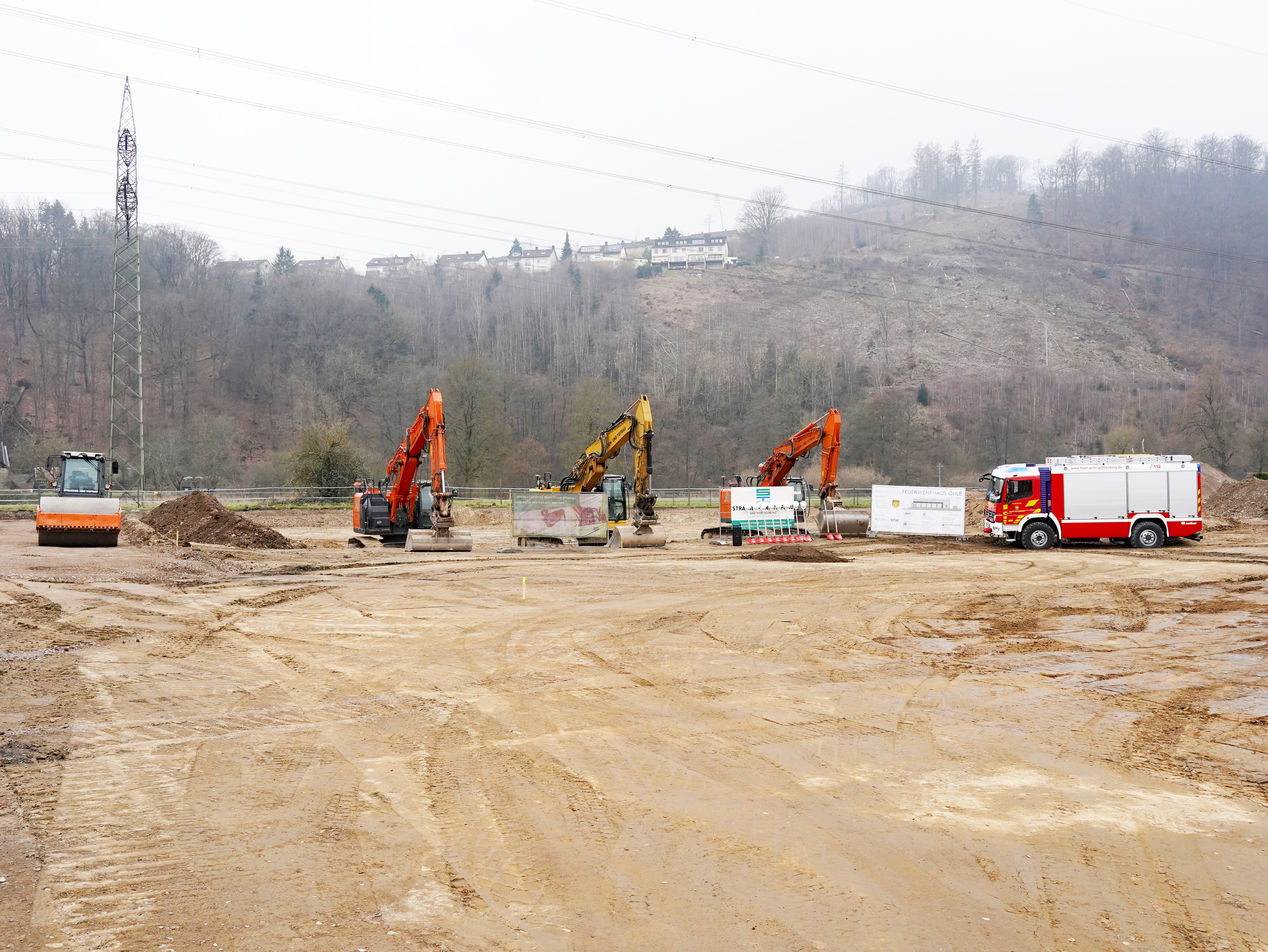 Eindrücke vom Spatenstich zum Neubau des Feuerwehrgerätehauses Plettenberg-Ohle.