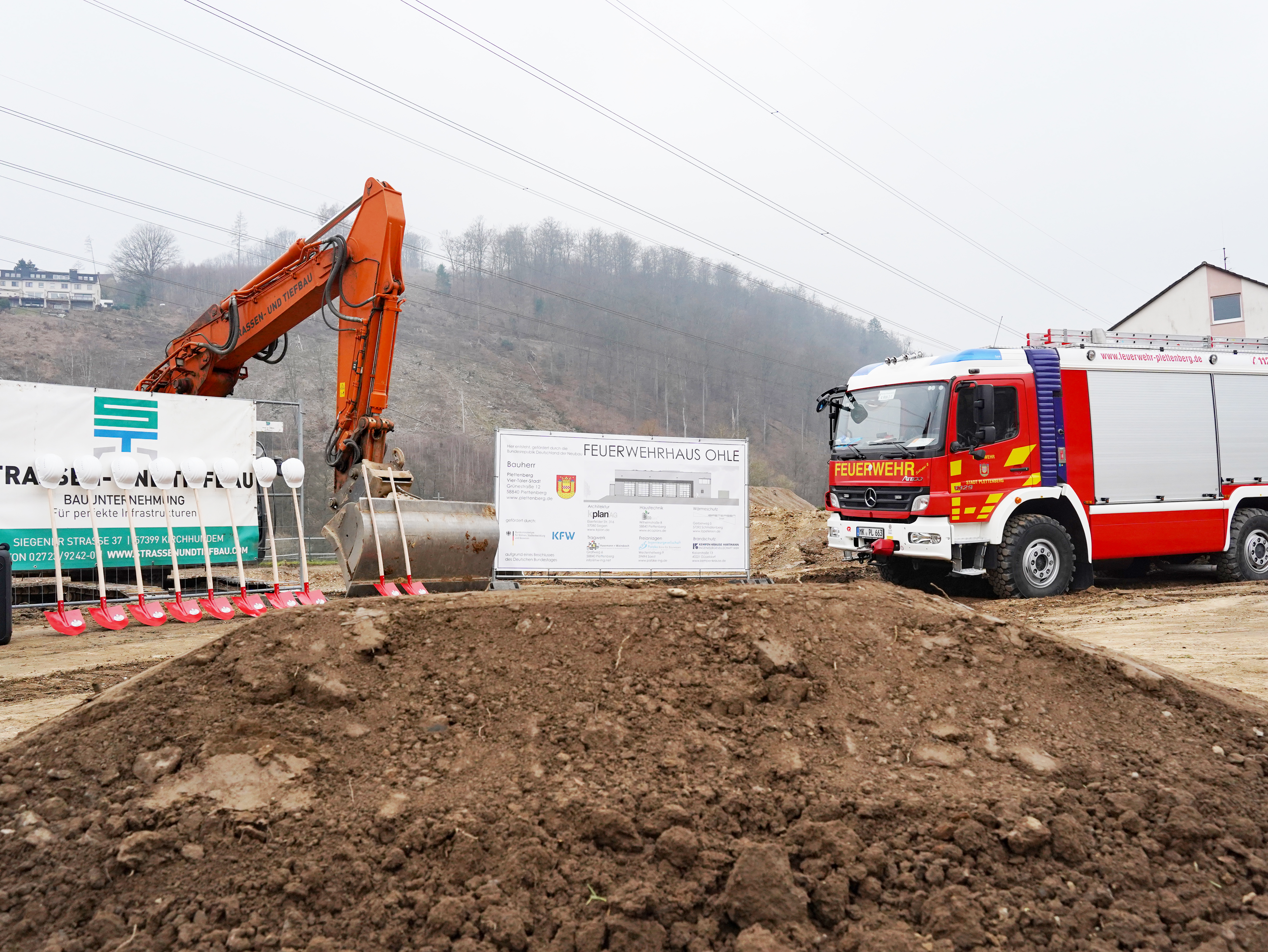 Eindrücke vom Spatenstich zum Neubau des Feuerwehrgerätehauses Plettenberg-Ohle.