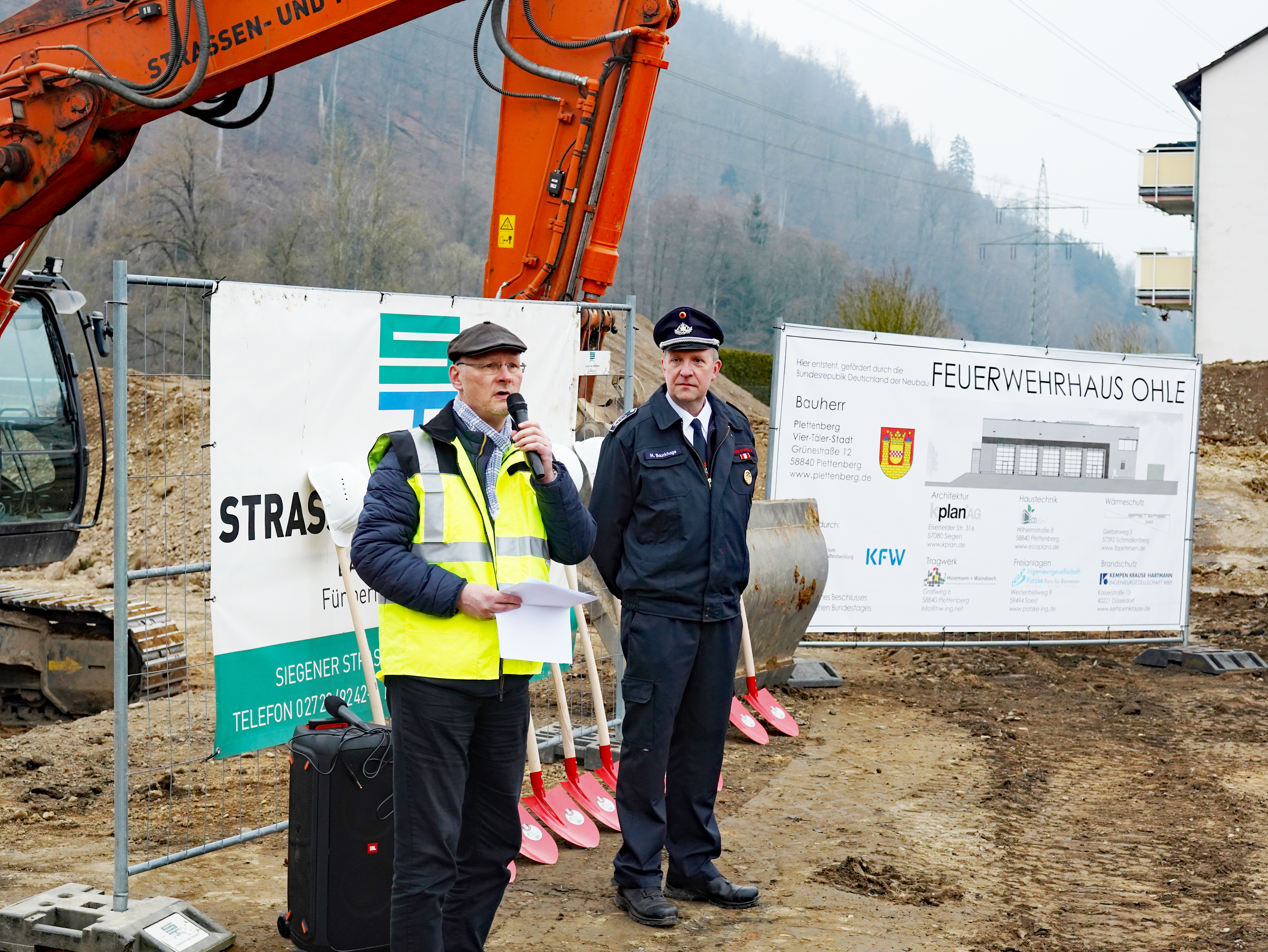 Eindrücke vom Spatenstich zum Neubau des Feuerwehrgerätehauses Plettenberg-Ohle.