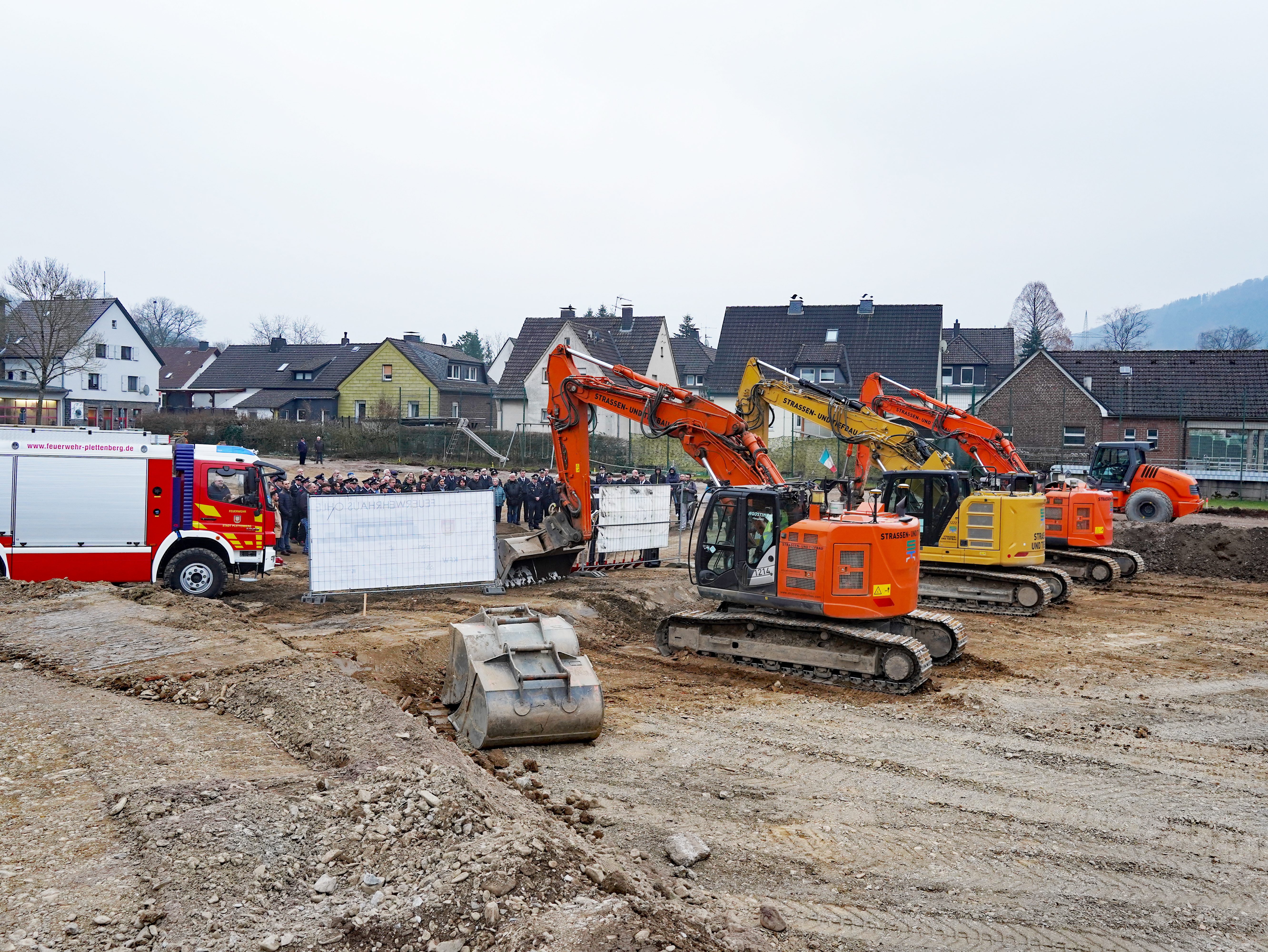 Eindrücke vom Spatenstich zum Neubau des Feuerwehrgerätehauses Plettenberg-Ohle.