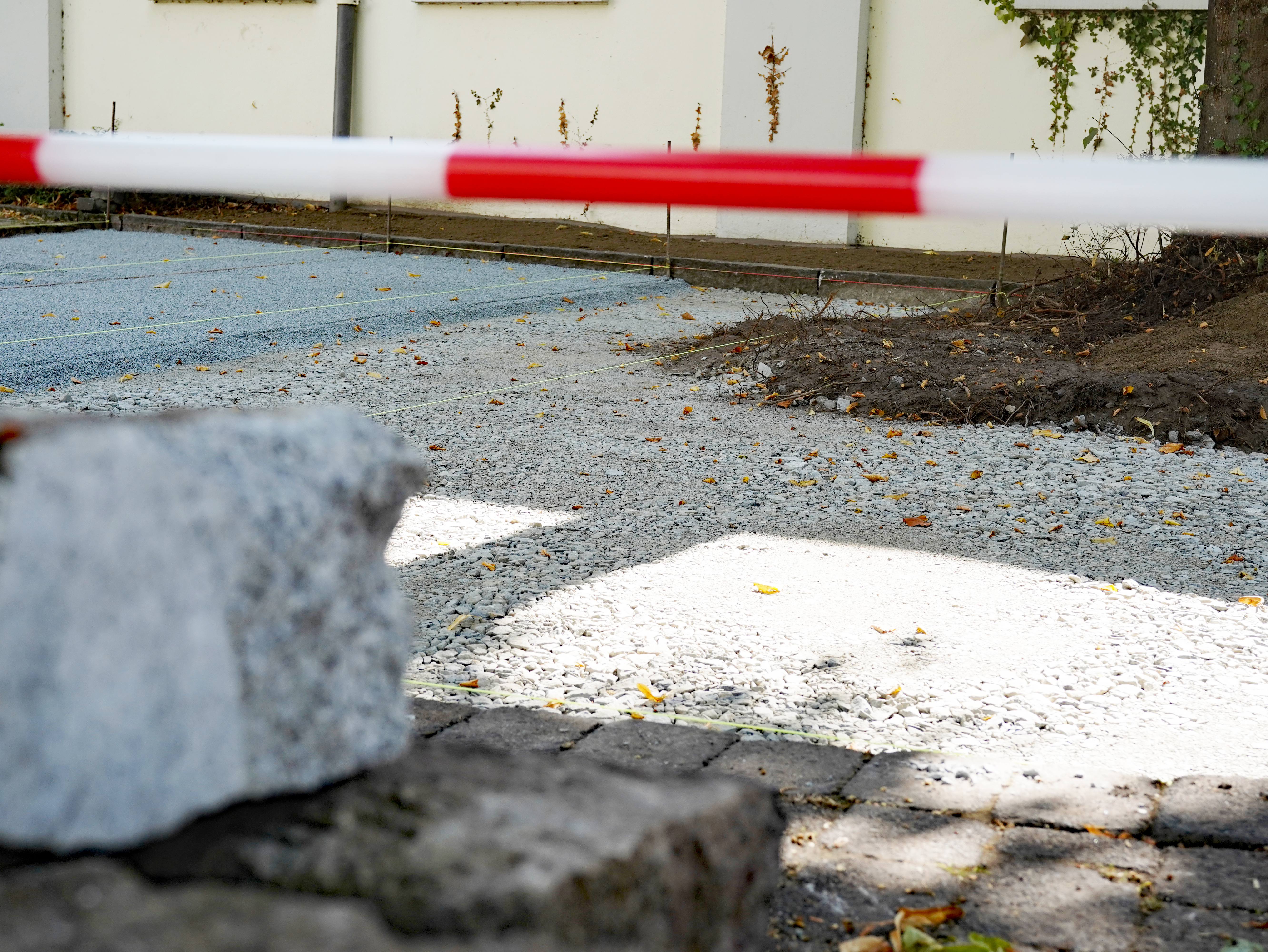 Eindrücke von den Bauarbeiten zur Erweiterung der Marktfläche am Rathausinnenhof und der Schützenhalle.