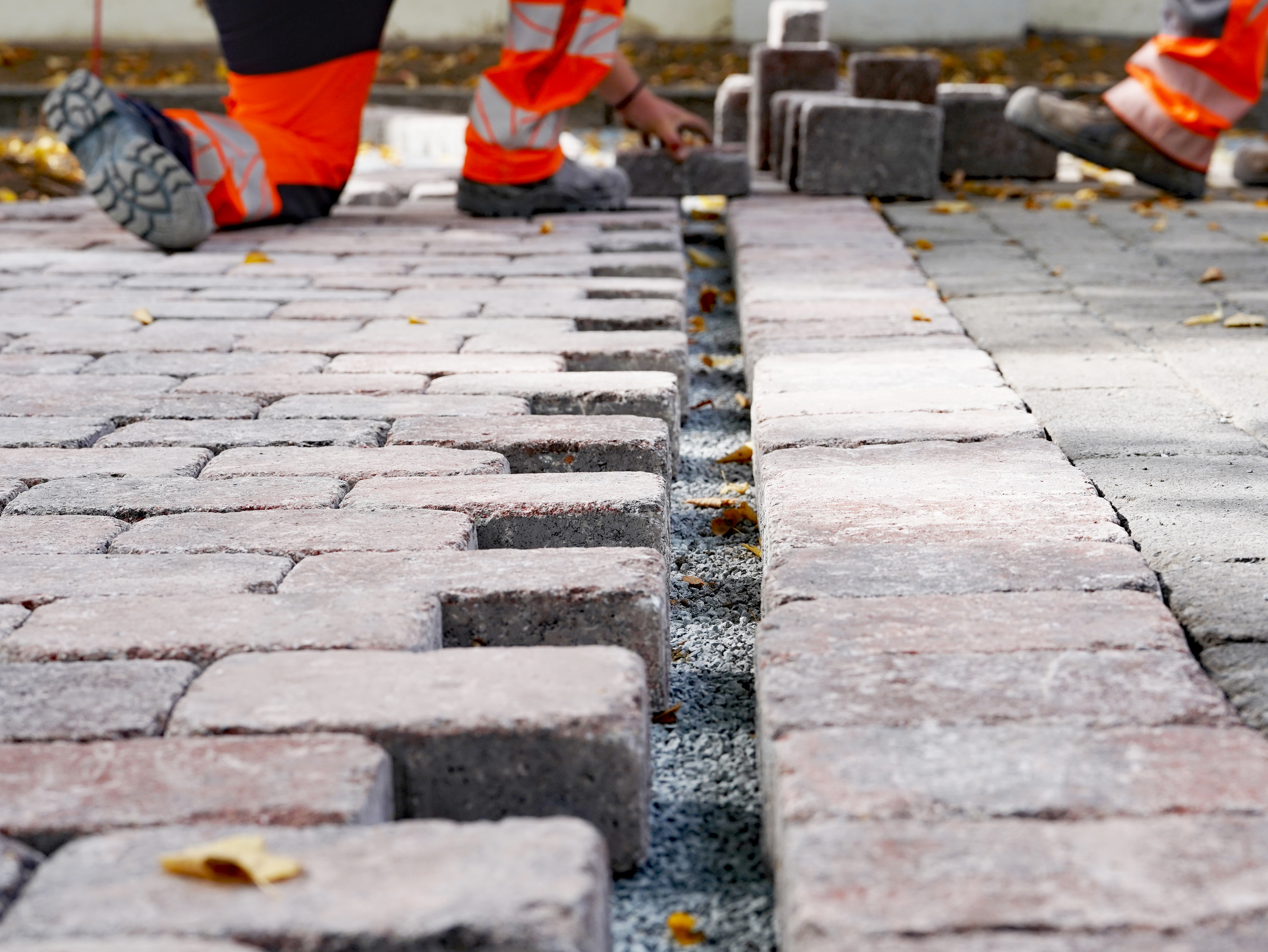 Eindrücke von den Bauarbeiten zur Erweiterung der Marktfläche am Rathausinnenhof und der Schützenhalle.